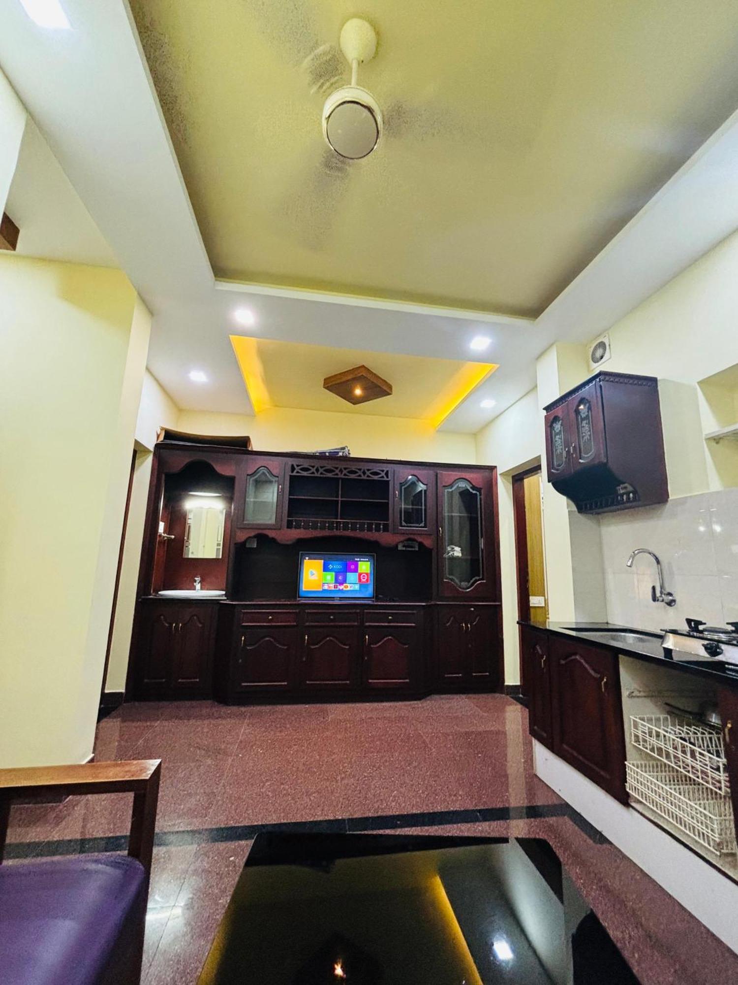 Hotel Isha Residency Kochi Exterior foto