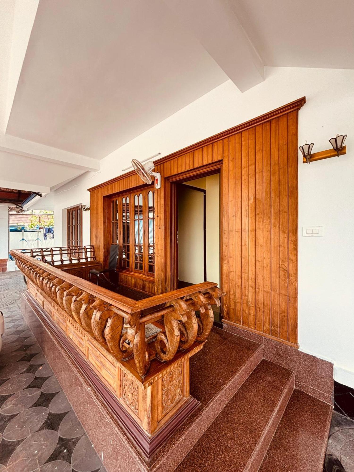 Hotel Isha Residency Kochi Exterior foto